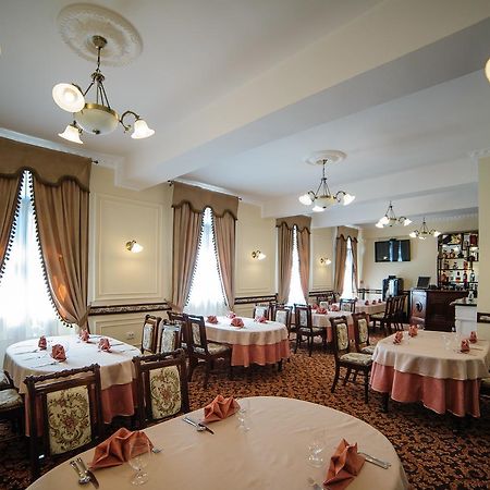 Hotel Gala オラデア エクステリア 写真